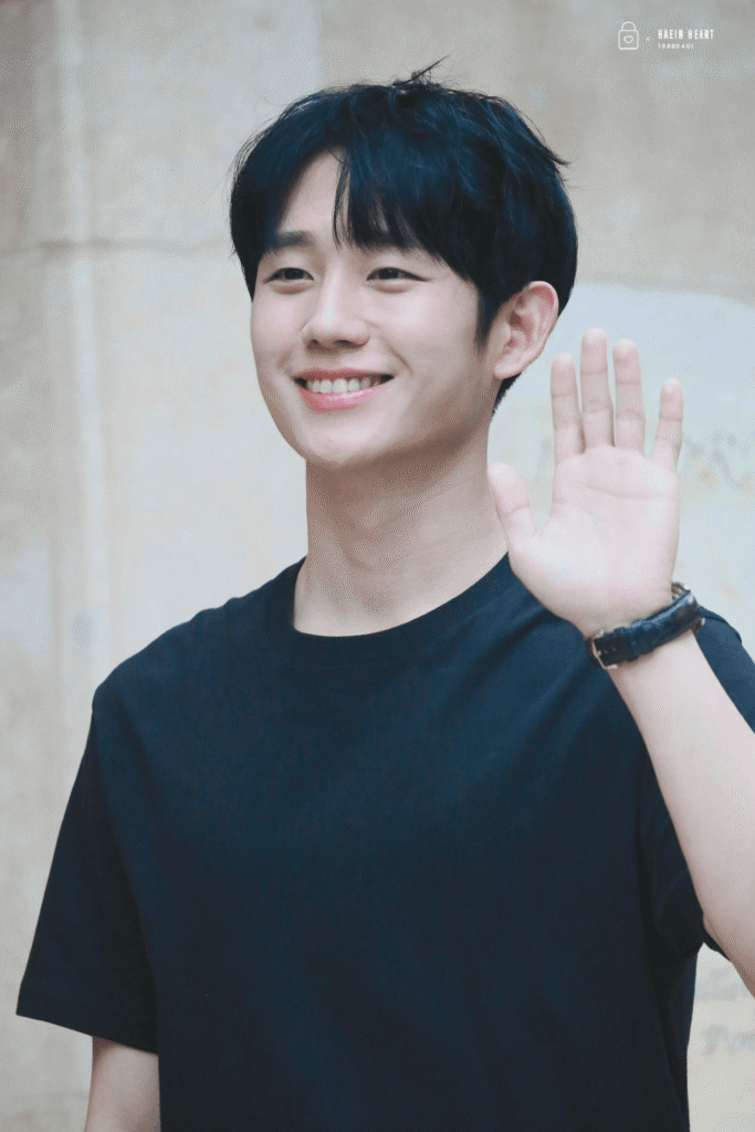 Jung Hae-in Set to Sweep Hearts Again in Upcoming 'Love Virus'