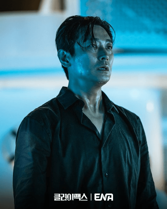 Remarried Empress: Ju Ji Hoon Says Passing the Crown to Byeon Woo Seok Must Wait